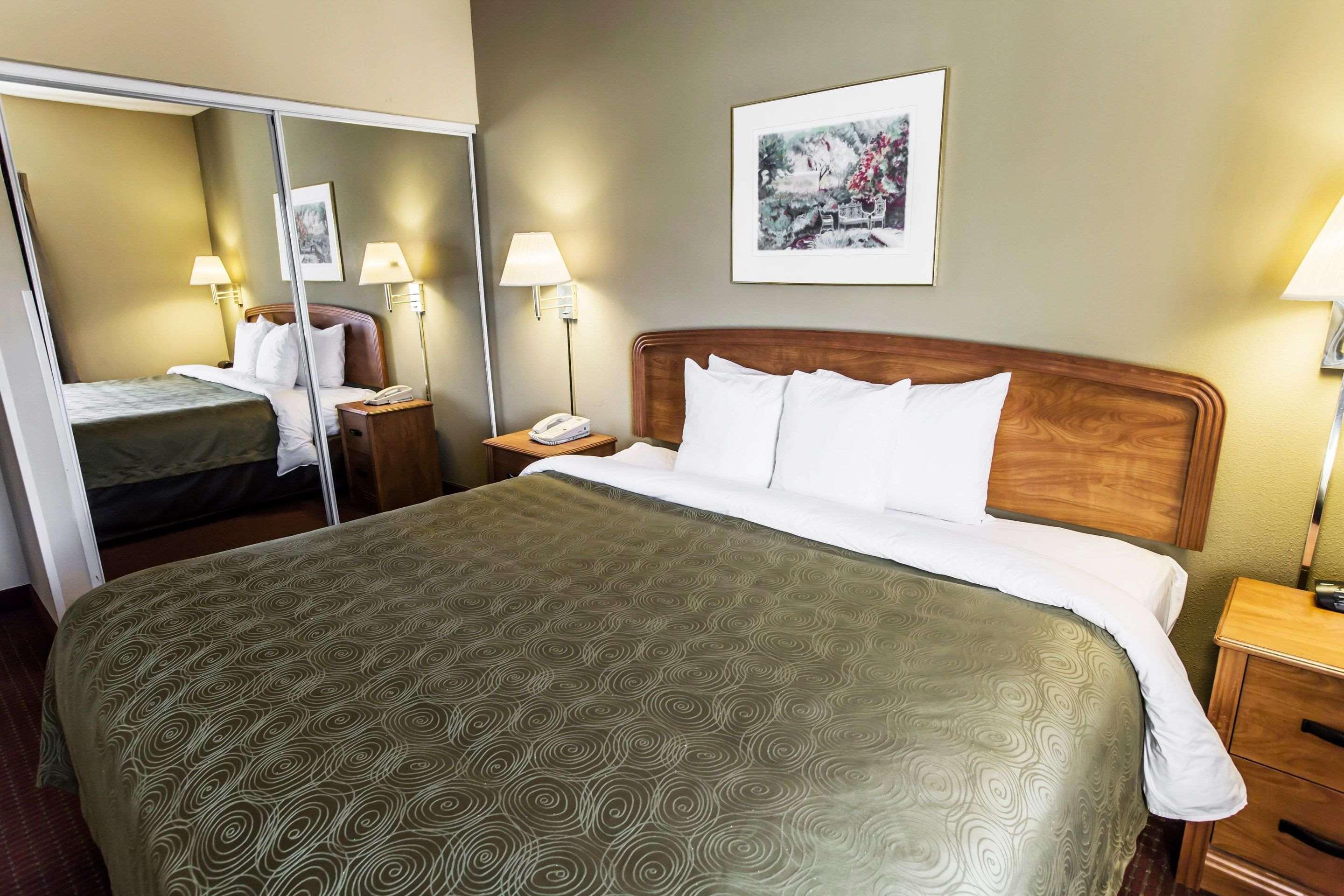 Mainstay Suites Wilmington - University Area Eksteriør billede