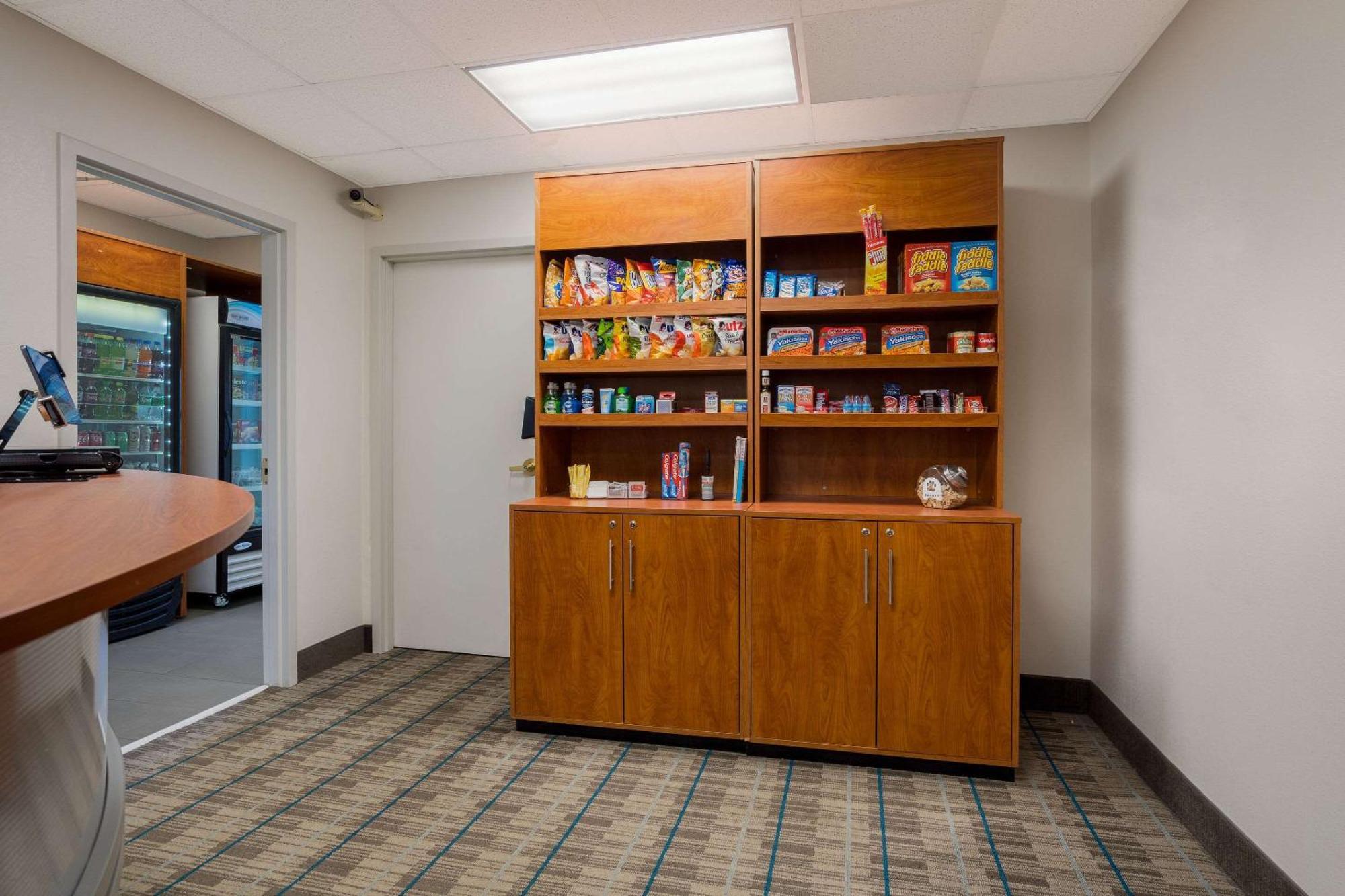 Mainstay Suites Wilmington - University Area Eksteriør billede