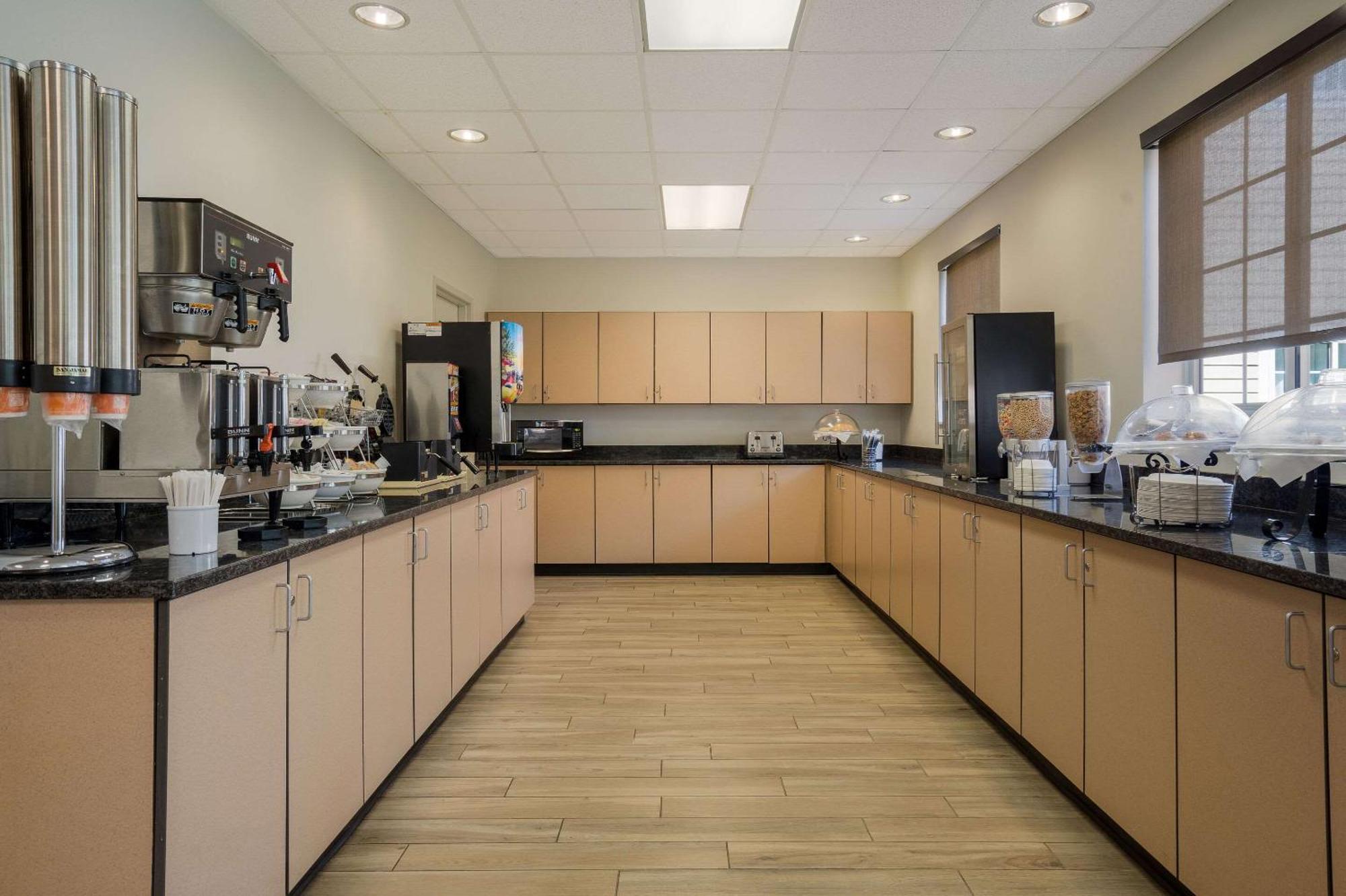 Mainstay Suites Wilmington - University Area Eksteriør billede