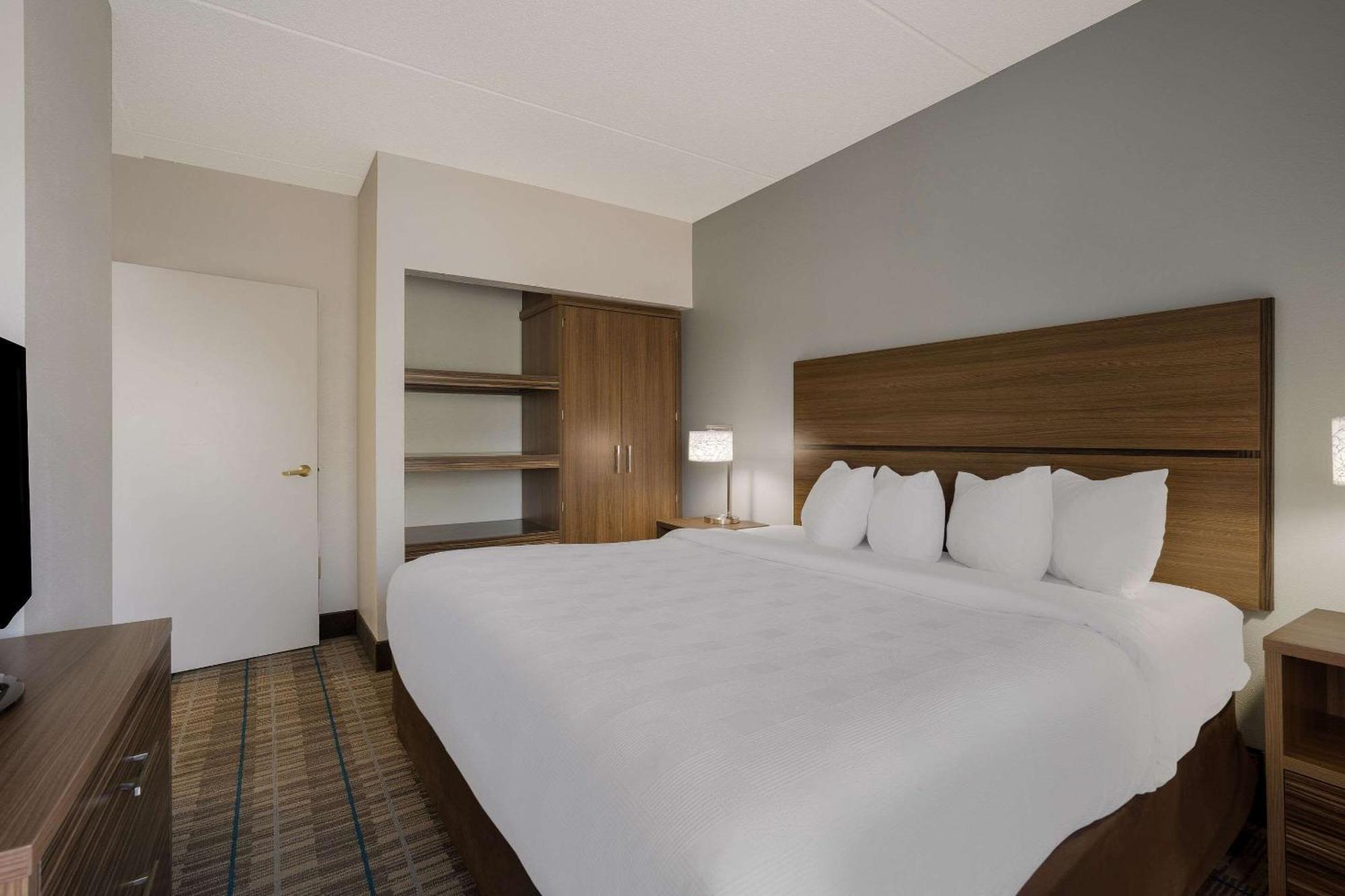 Mainstay Suites Wilmington - University Area Eksteriør billede