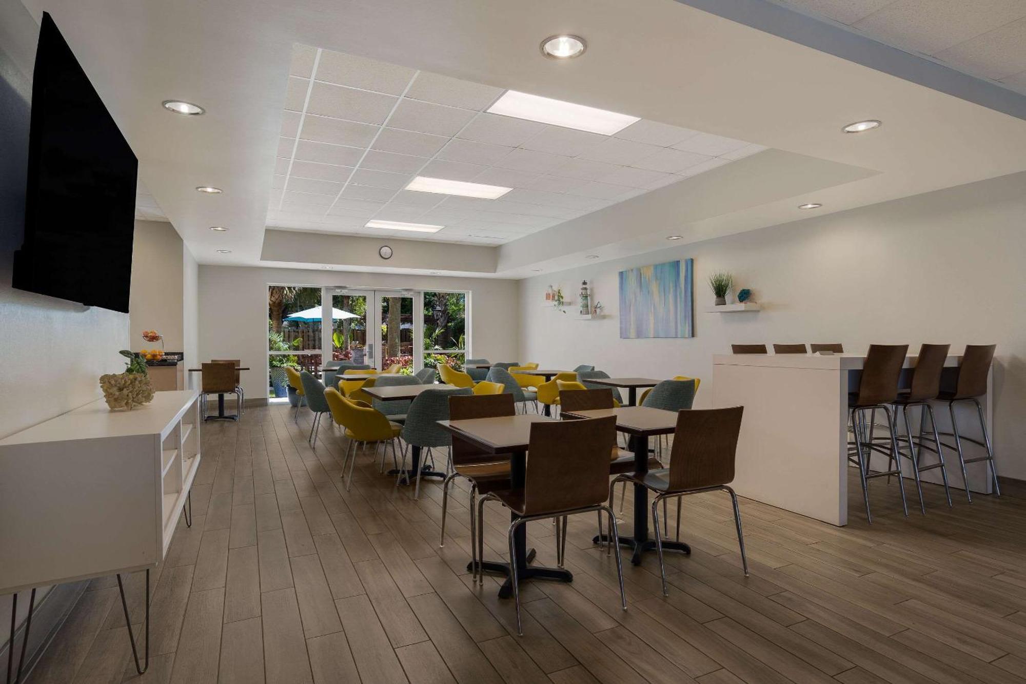 Mainstay Suites Wilmington - University Area Eksteriør billede