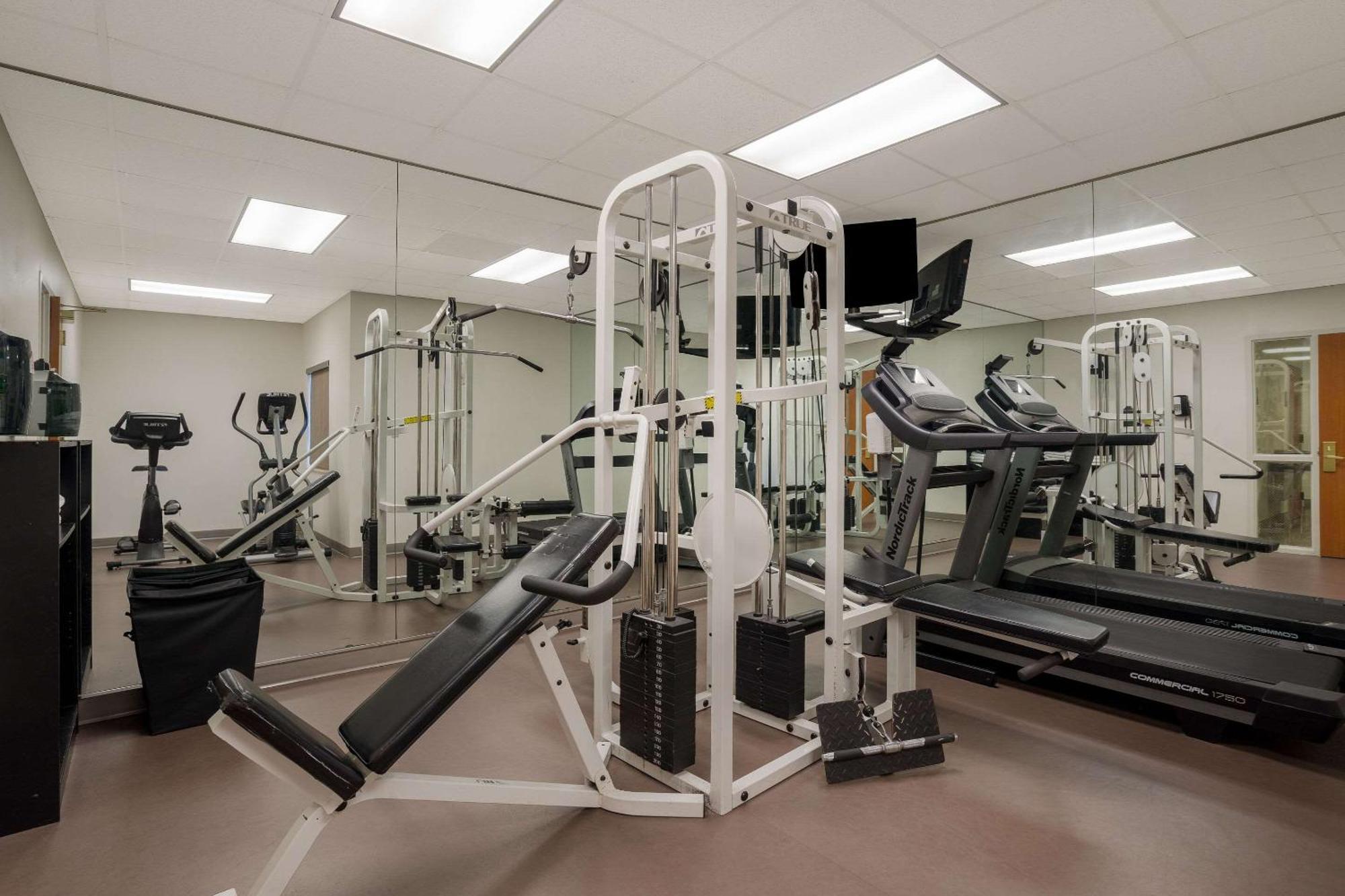 Mainstay Suites Wilmington - University Area Eksteriør billede