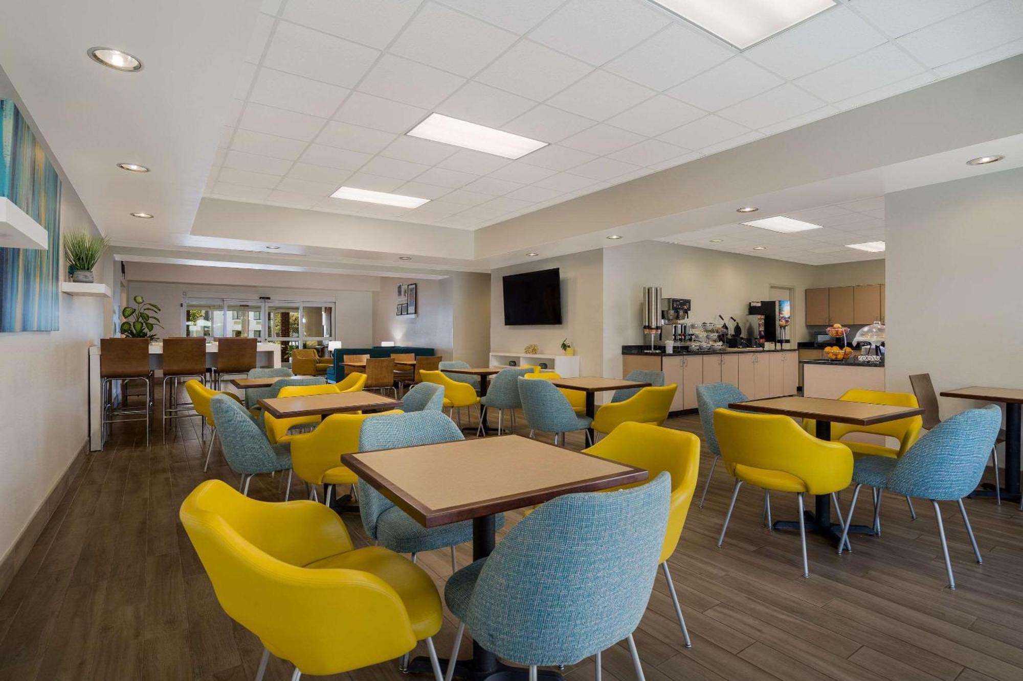 Mainstay Suites Wilmington - University Area Eksteriør billede