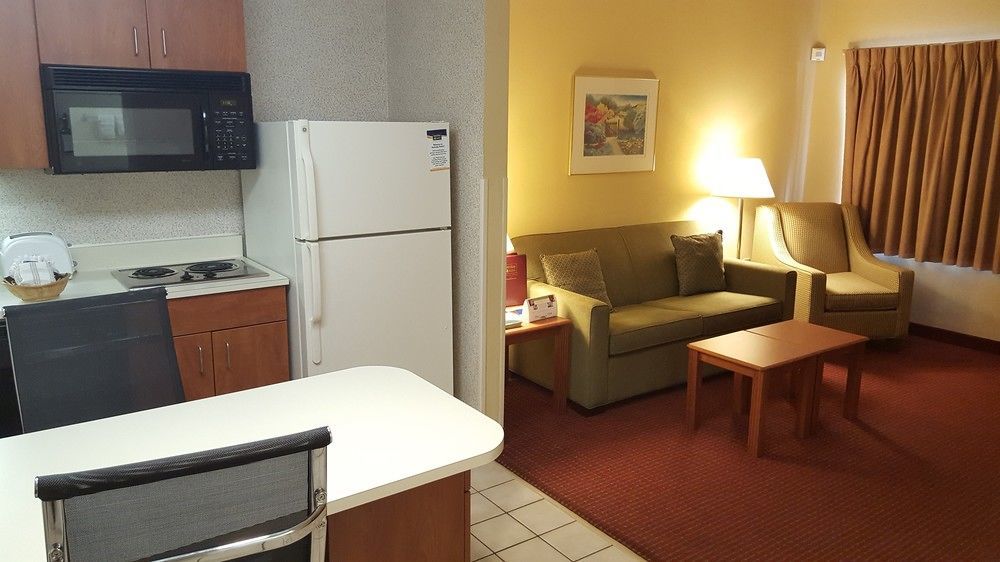 Mainstay Suites Wilmington - University Area Eksteriør billede