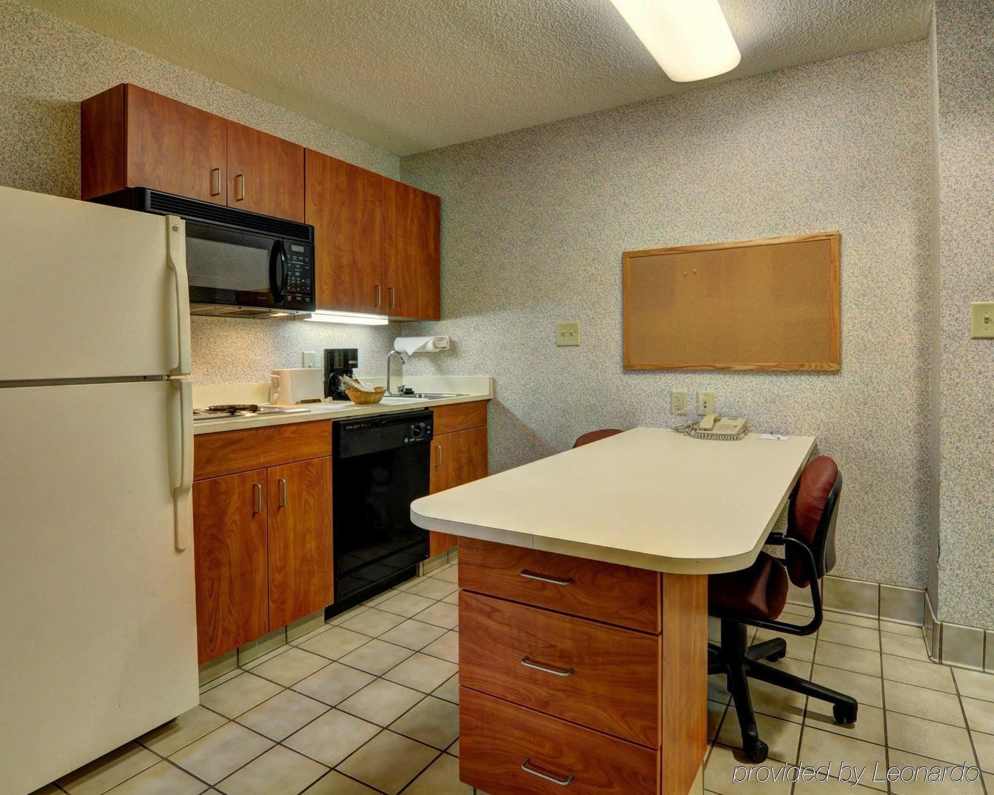 Mainstay Suites Wilmington - University Area Eksteriør billede